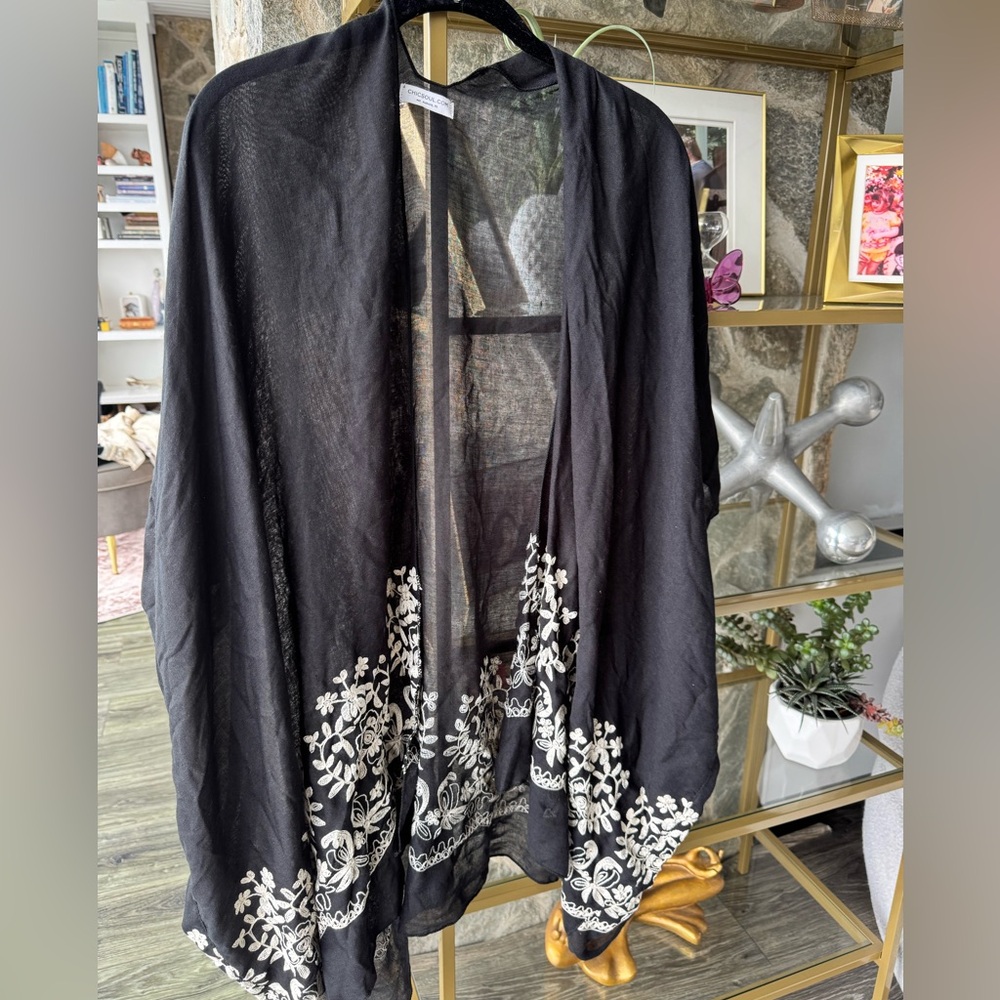 Chic Soul Black Floral Embroidered Women's Kimono (XL)